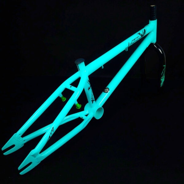 Bicicleta-guayaquil-mtb-montañera-talla-mega-bike-store-bike-shimano-gw-destructor-aro-20-acero-bmx