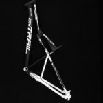Bicicleta-guayaquil-mtb-montañera-talla-mega-bike-store-bike-shimano-on-trail-aro-29-aluminio-vector.