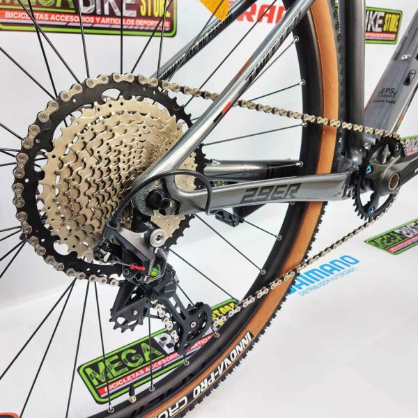 Bicicleta-guayaquil-mtb-montañera-talla-mega-bike-store-bike-shimano-twitter-leopard-aro-29-carbono-deore-gris.