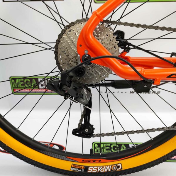 Bicicleta-guayaquil-mtb-montañera-talla-mega-bike-store-bike-shimano-gti-race-track-aro-29-aluminio-gris-naranja.