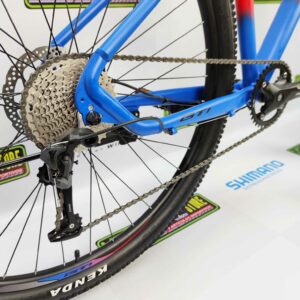 Bicicleta-guayaquil-mtb-montañera-talla-mega-bike-store-bike-shimano-gti-track-race-aro-29-aluminio-azul-rojo