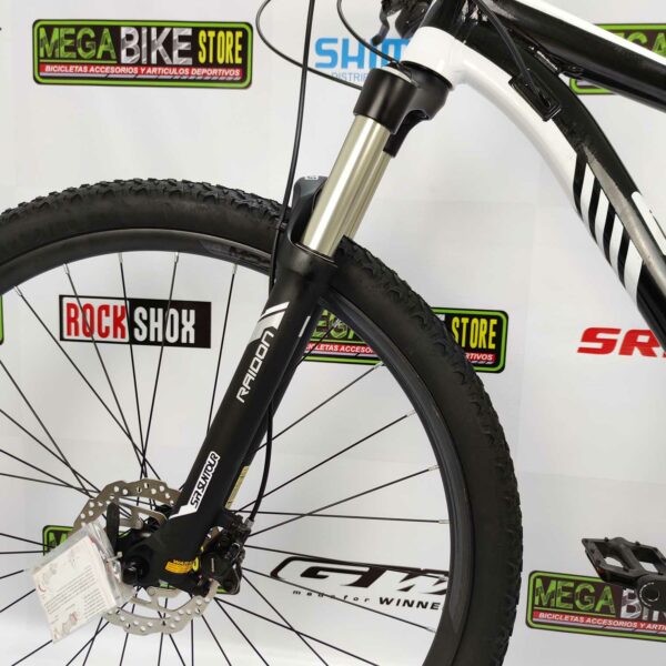 Bicicleta-guayaquil-mtb-montañera-talla-mega-bike-store-bike-shimano-gw-hawk-aro-29-aluminio-negro-blanco.