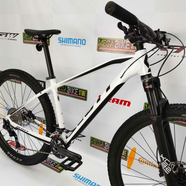 Bicicleta-guayaquil-mtb-montañera-talla-mega-bike-store-bike-shimano-scott-aspect-aro-29-aluminio-blanco-negro.
