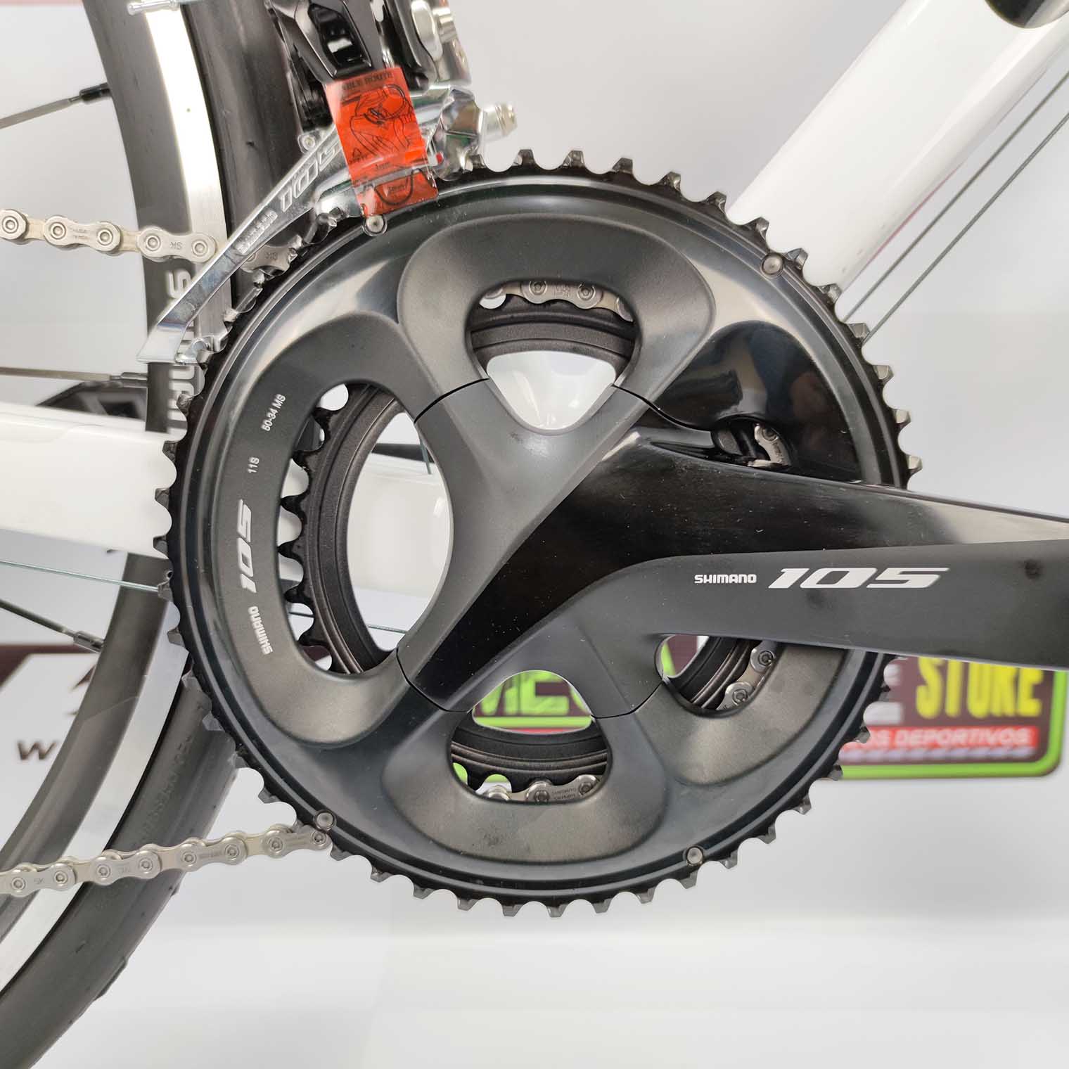 Bicicleta de ruta marca GIANT SCR ARO 700 y componentes shimano 10s