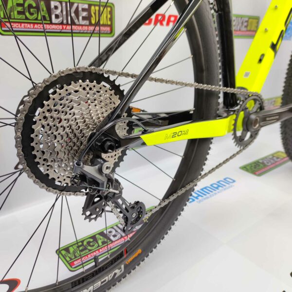 Bicicleta-guayaquil-mtb-montañera-talla-mega-bike-store-bike-shimano-benelli-ecuador-aro-29-carbono-amarillo