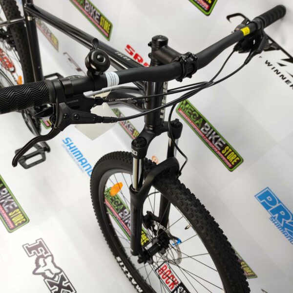 Bicicleta-guayaquil-mtb-montañera-talla-mega-bike-store-bike-shimano-giant-talon3-aro29-aluminio-blanco-gris